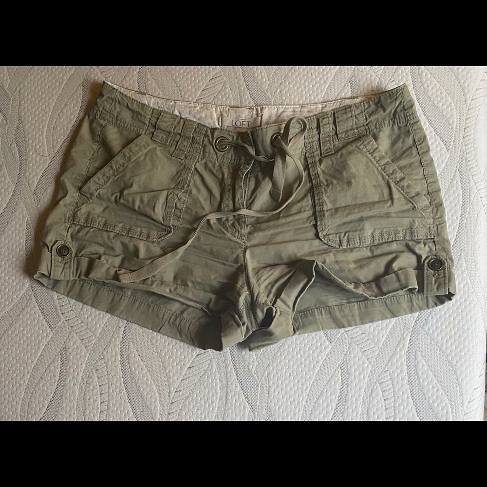 LOFT Olive green Khaki Shorts